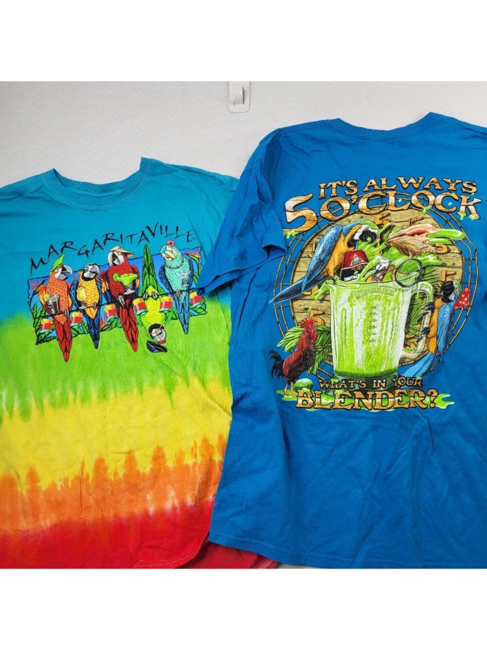 Jimmy Buffett Margaritaville XL Tshirt Graphic T lot of 2 Parrots & 5 o'clock